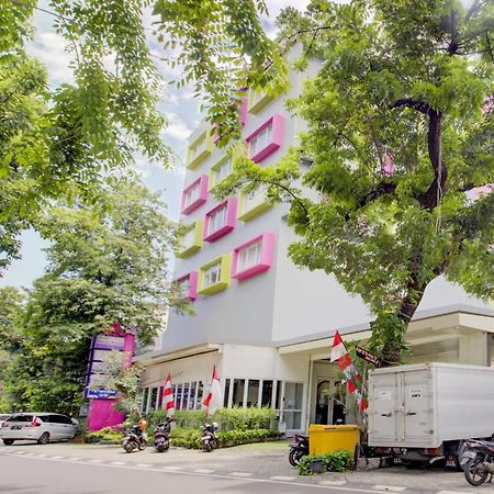 Hotel O Gambir Near Juanda Station Formerly Bunga Dahlia Джакарта Екстериор снимка