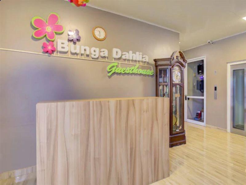 Hotel O Gambir Near Juanda Station Formerly Bunga Dahlia Джакарта Екстериор снимка