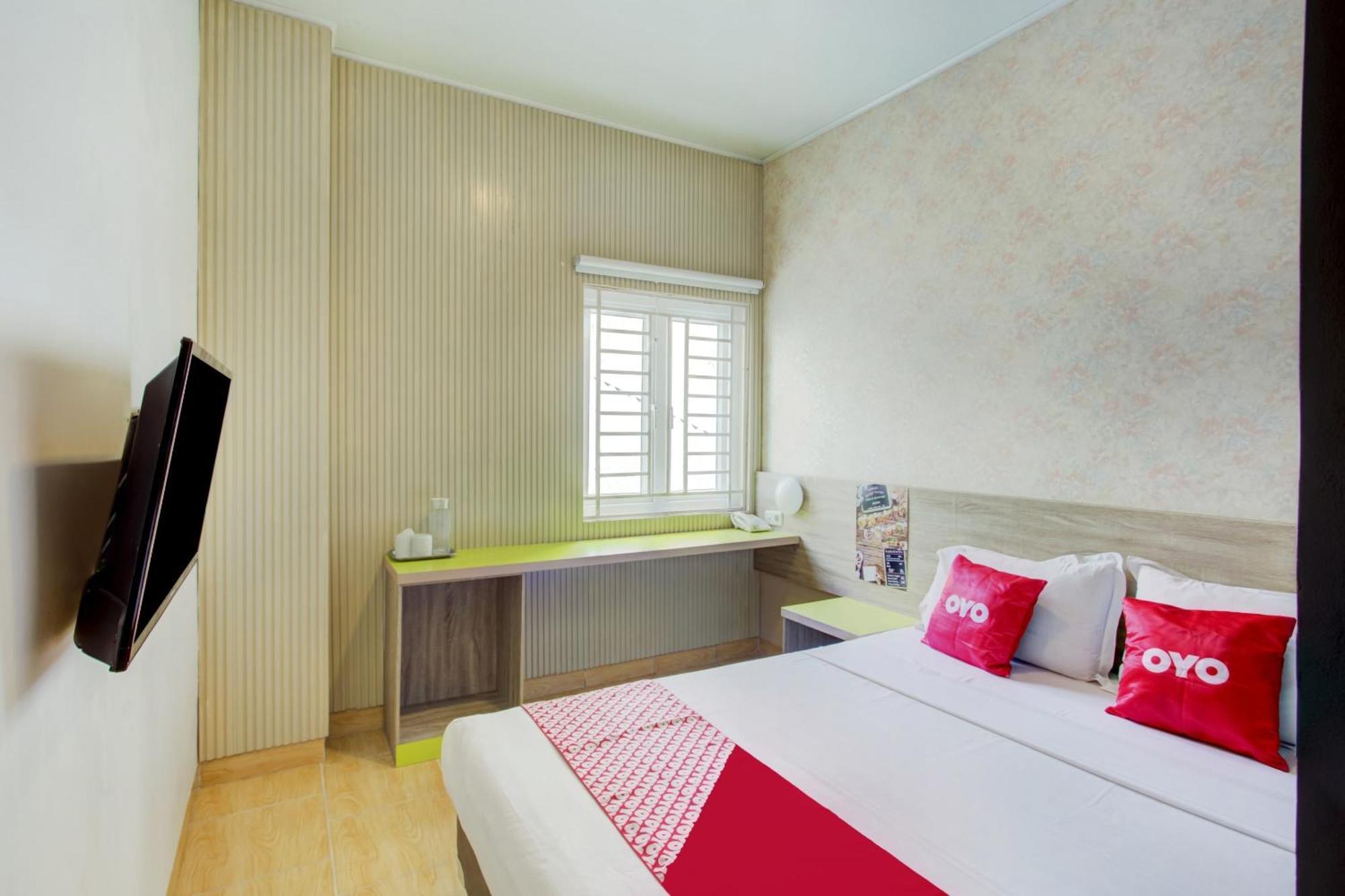 Hotel O Gambir Near Juanda Station Formerly Bunga Dahlia Джакарта Екстериор снимка
