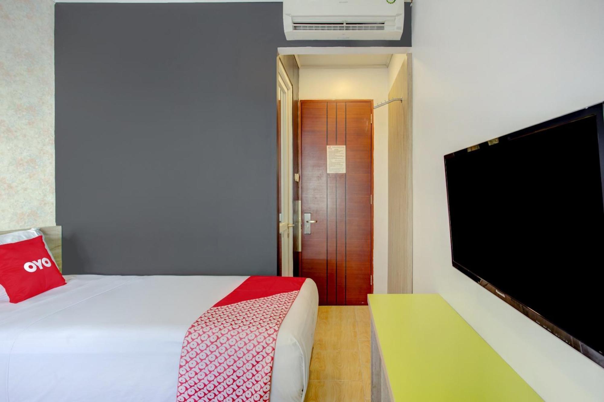 Hotel O Gambir Near Juanda Station Formerly Bunga Dahlia Джакарта Екстериор снимка